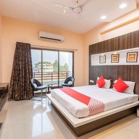 Oyo 42910 Hotel Rudra Palace Ratlam Exterior photo