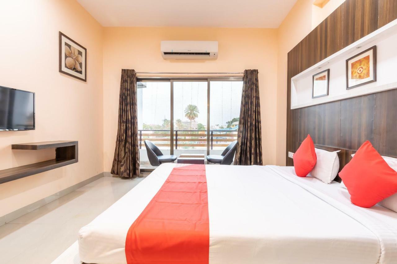 Oyo 42910 Hotel Rudra Palace Ratlam Exterior photo