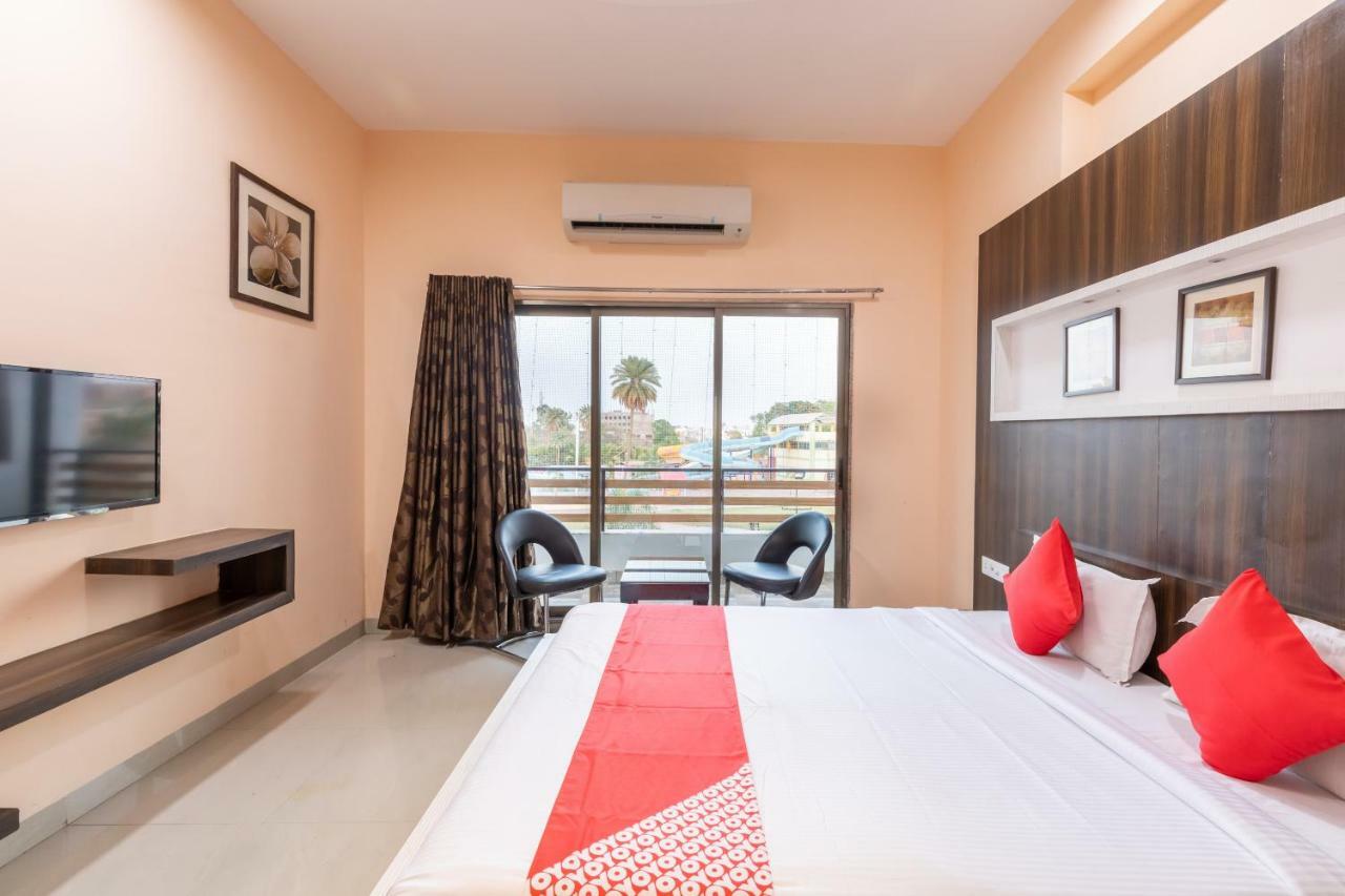 Oyo 42910 Hotel Rudra Palace Ratlam Exterior photo
