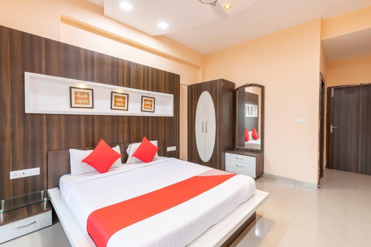 Oyo 42910 Hotel Rudra Palace Ratlam Exterior photo