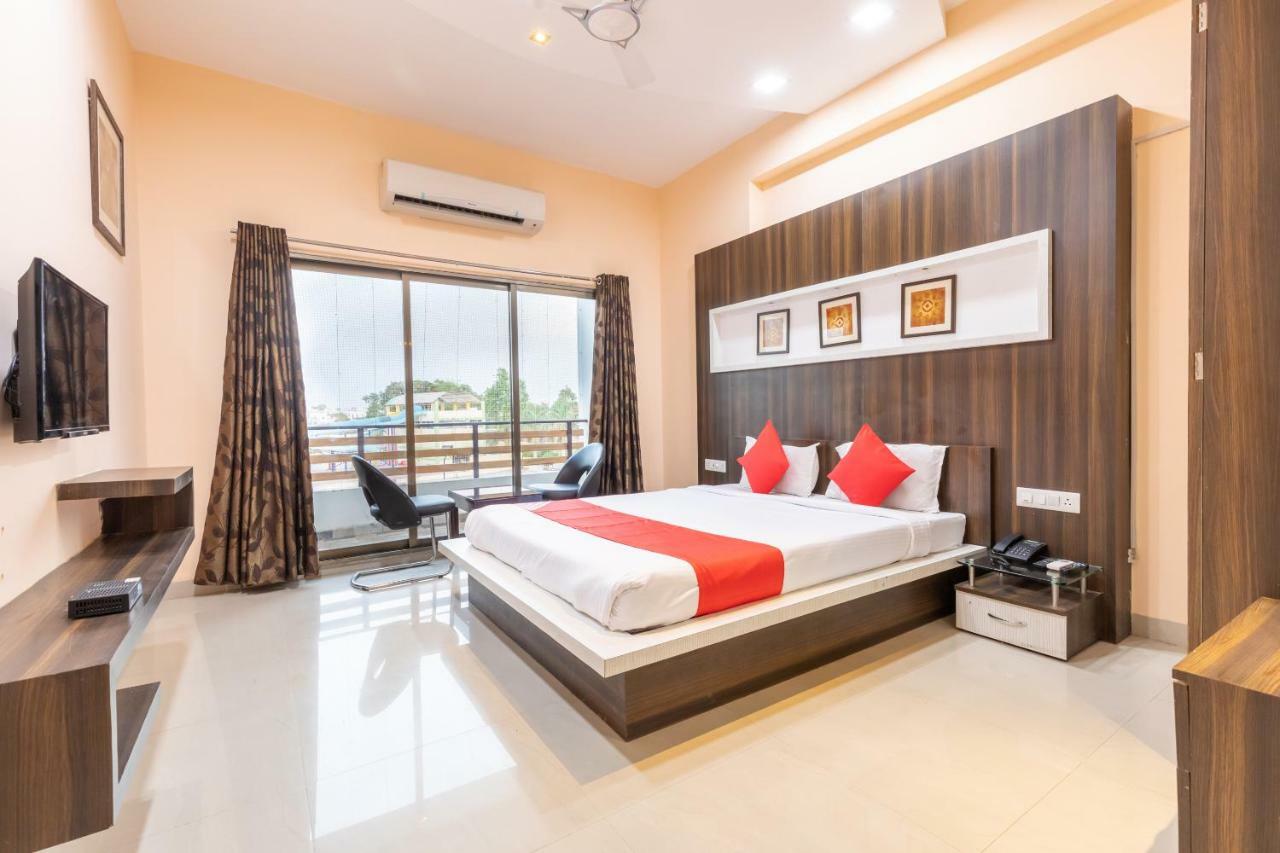 Oyo 42910 Hotel Rudra Palace Ratlam Exterior photo