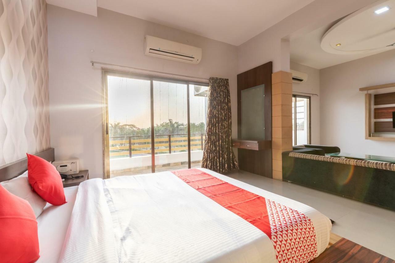 Oyo 42910 Hotel Rudra Palace Ratlam Exterior photo